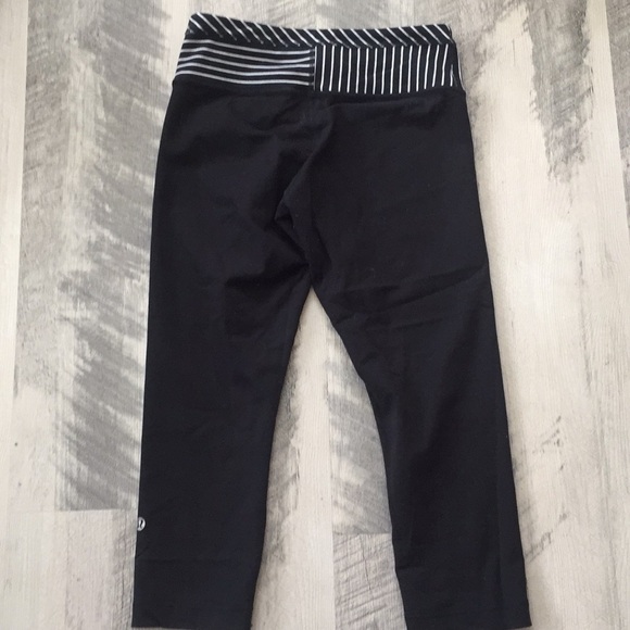 Lululemon reversible leggings - Picture 2 of 2